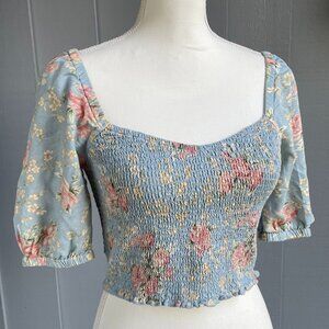 American Eagle Blue Gray Rose Floral Print Short Sleeve Smocked Crop Top, Sz S